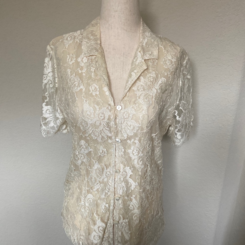 Neiman Marcus Elegant Lace Blouse Size 8 Brand New
